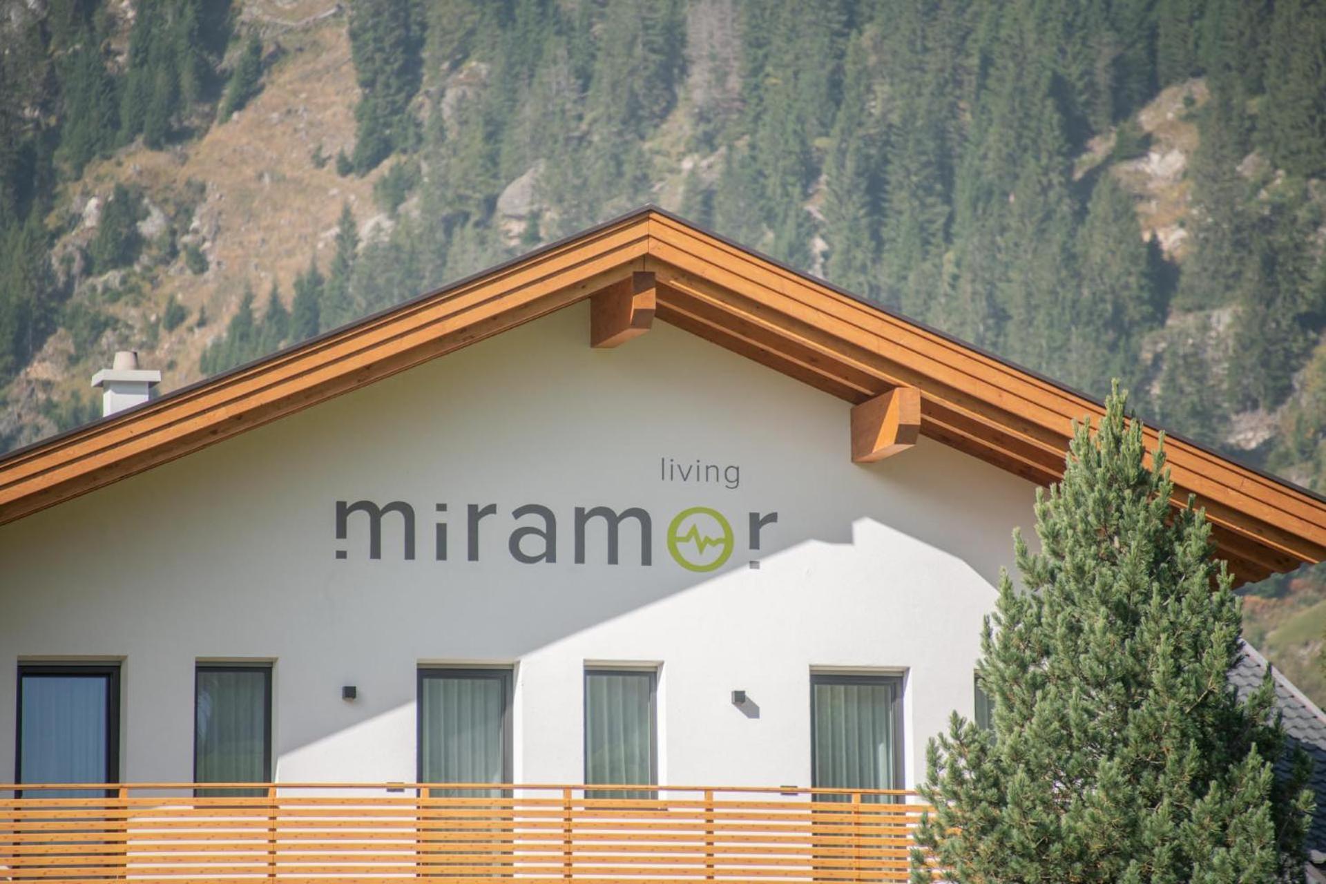 Living Miramor Racines Ngoại thất bức ảnh